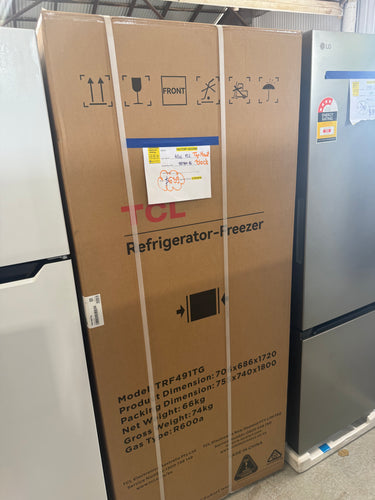 Factory second/Carton damaged TCL 420L Top Mount Fridge – Titanium Grey  Model: TRF491TG